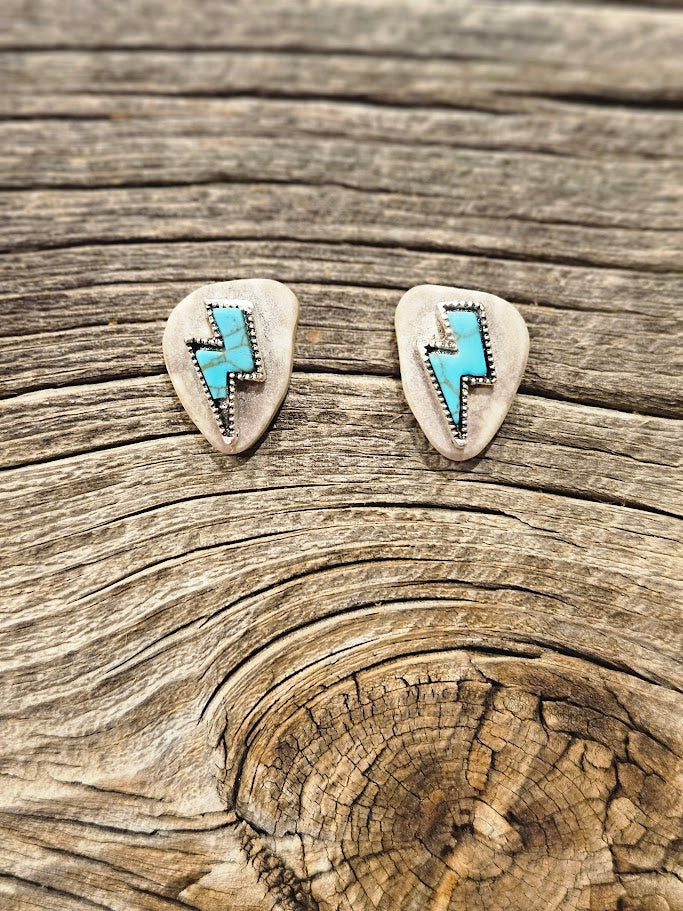Lightning bolt stud
