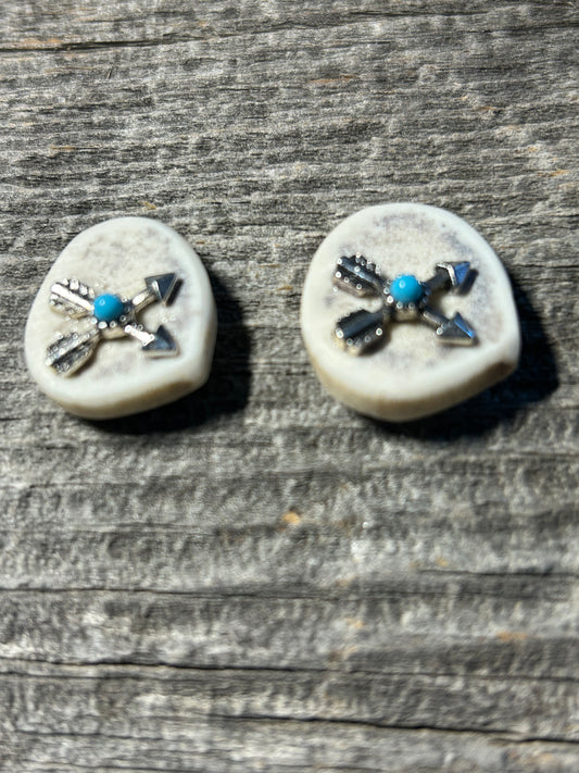 Arrow turquoise stud