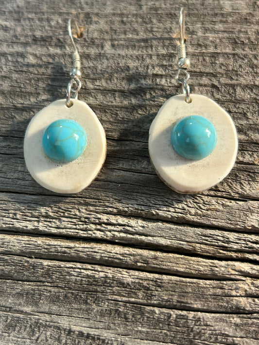 Antler slice with sky blue accent